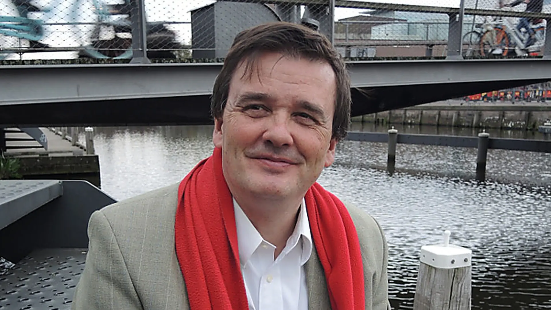 James Kennedy - <p>Historicus en politiek expert die complexe ontwikkelingen inzichtelijk maakt en organisaties helpt strategisch te navigeren door maatschappelijke verandering.</p>