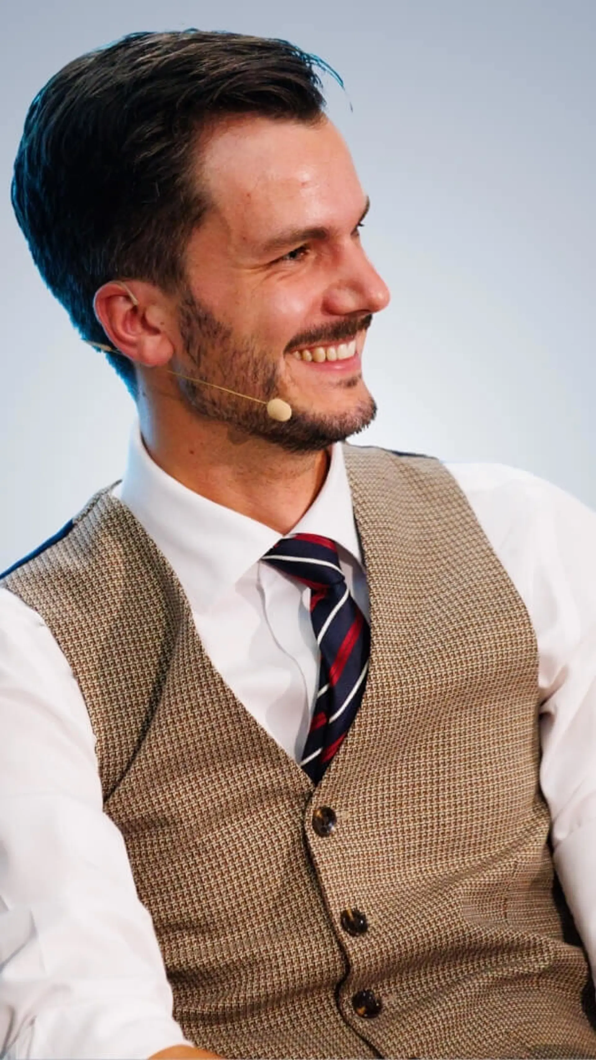 Maarten Roos - <p data-start="2013" data-end="2170">Industrieel ontwerper en innovatiespecialist die organisaties laat ervaren hoe praktische Design Thinking methoden direct leiden tot krachtige vernieuwing.</p>