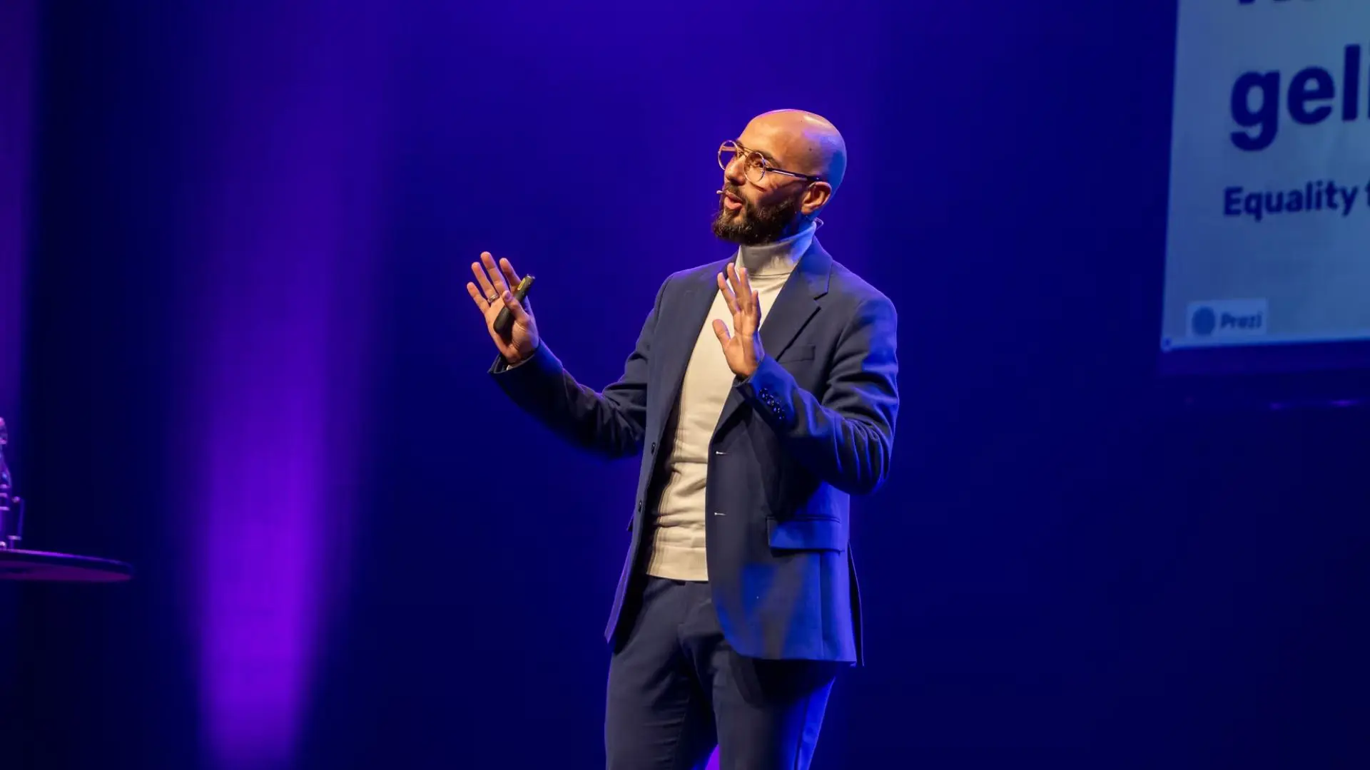 Karim Amghar - <p>Programmamaker, auteur en onderwijsprofessional die complexe maatschappelijke thema’s toegankelijk maakt en vertaalt naar concrete verandering.</p>
