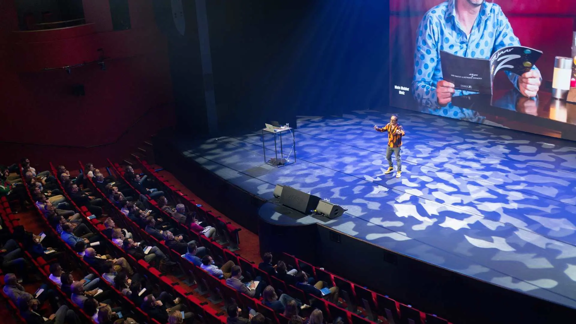 Cor Hospes - <p>Auteur, adviseur en marketingexpert die laat zien hoe menselijke verhalen richting geven aan merken en leiderschap in tijden van AI en technologische verandering.</p>