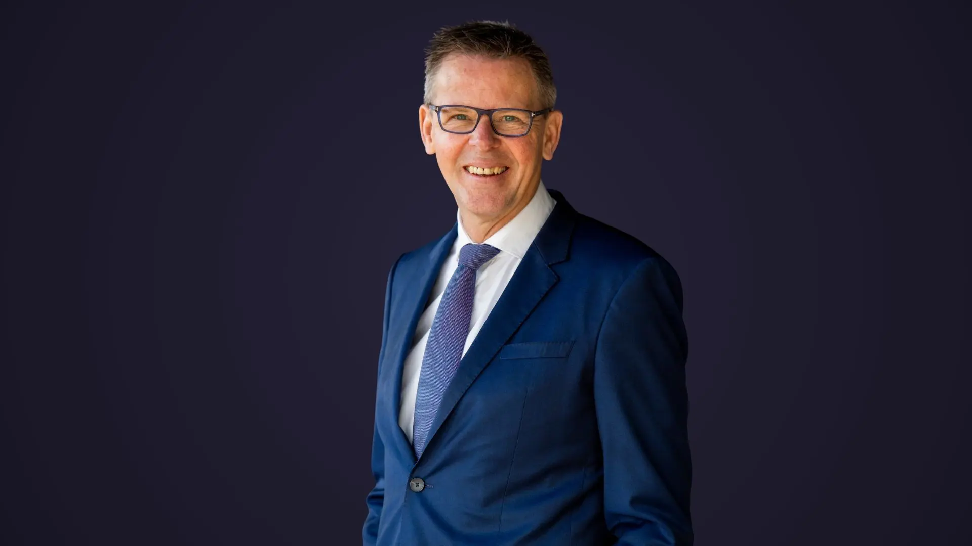Doekle Terpstra - <p data-start="1305" data-end="1444">Ervaren bestuurder en veranderexpert die laat zien hoe mensgericht leiderschap teams versterkt en organisaties duurzaam in beweging brengt.</p>