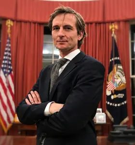 Michiel Vos - Journalist, jurist en Amerika correspondent geeft scherpe inzichten in geopolitiek en economie en vertaalt mondiale trends naar toepasbare strategie.