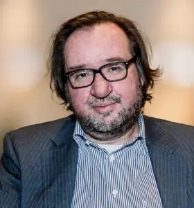 Fred Sengers - Chinadeskundige en ervaren publicist die organisaties inspireert met heldere inzichten, actuele analyses en direct toepasbare strategieën voor succes in China.