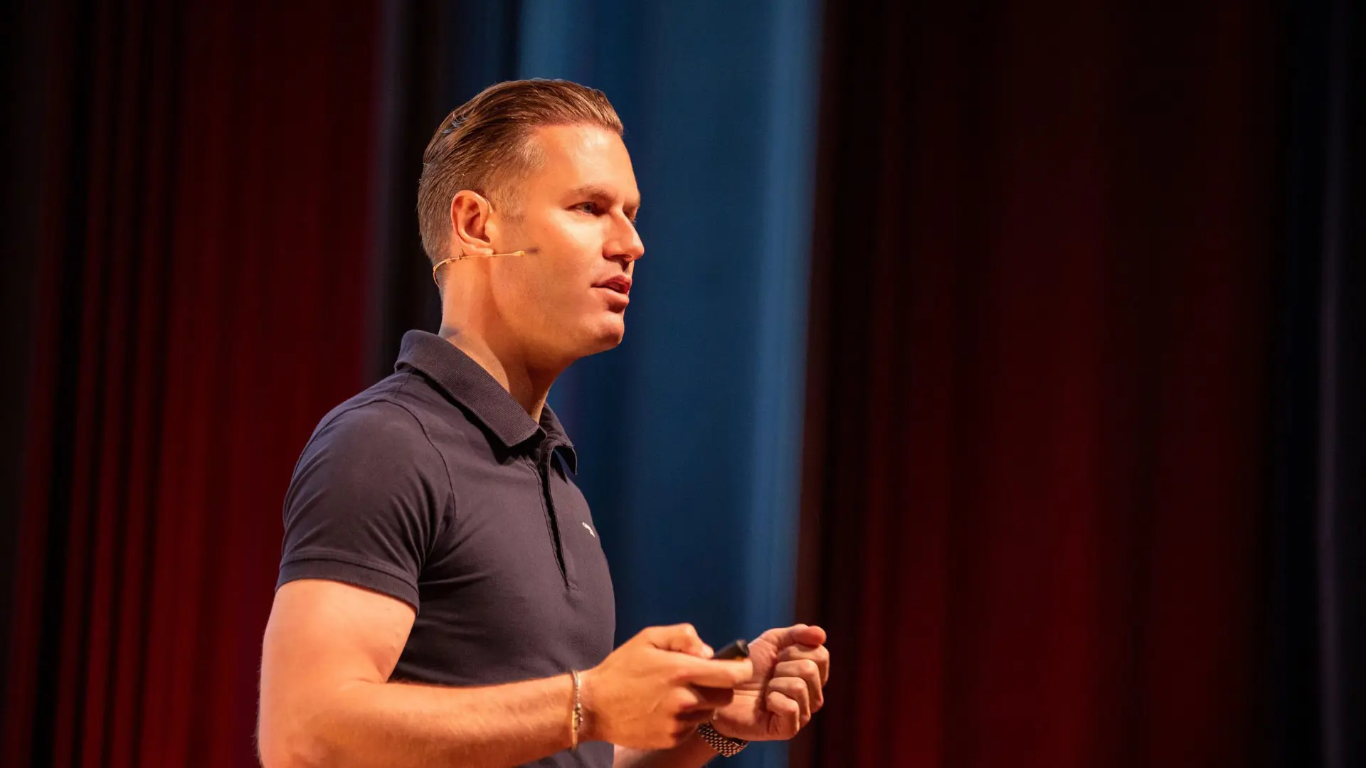 Danny Makkelie - <p data-start="1229" data-end="1376">Internationaal scheidsrechter, VAR expert en inspirerend spreker die krachtige inzichten deelt over leiderschap, teamwork en prestaties onder druk.</p>