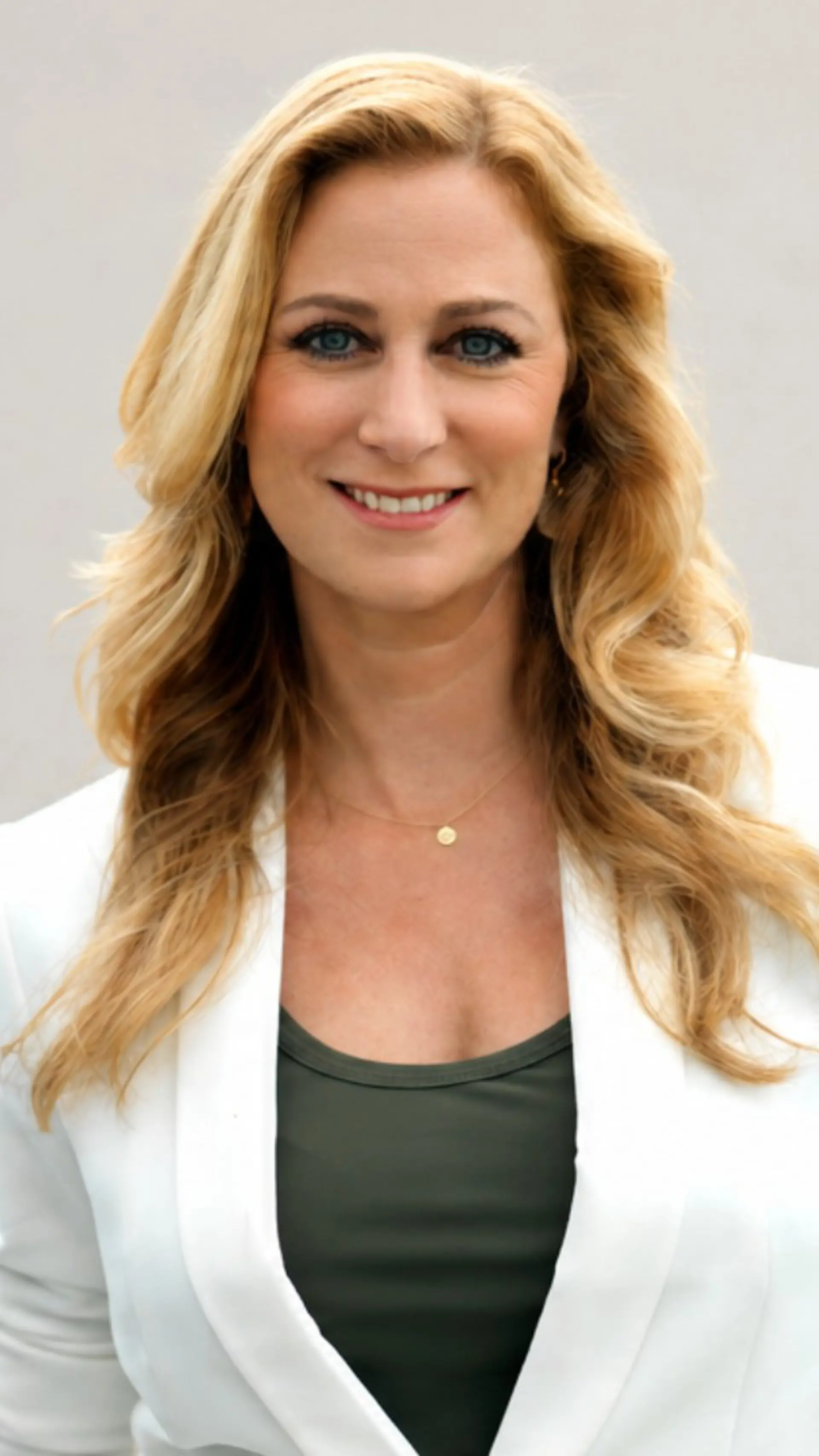 Fabienne de Vries - <p>Presentatie-expert en coach met 20 jaar ervaring in presenteren en 10 jaar als coach, gespecialiseerd in sales pitches en presentatievaardigheden.</p>