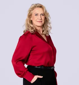 Arianda Schepens - No-nonsense spreker en ondernemer. Met haar opleidingsinstituut al jaren op een rij beoordeeld tot beste van Nederland.