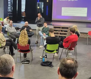 Rust brengen waar spanning oploopt - Leon Meijs over polarisatie en veiligheid in het onderwijs