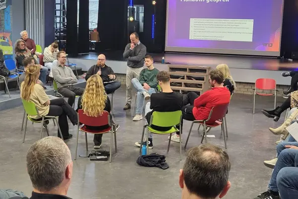 Rust brengen waar spanning oploopt - Leon Meijs over polarisatie en veiligheid in het onderwijs