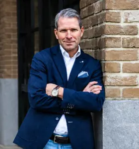 Peter Michels - Ondernemer, mentor en leiderschapsexpert inspireert organisaties met praktische inzichten over bewust ondernemen, mindset en duurzame groei.