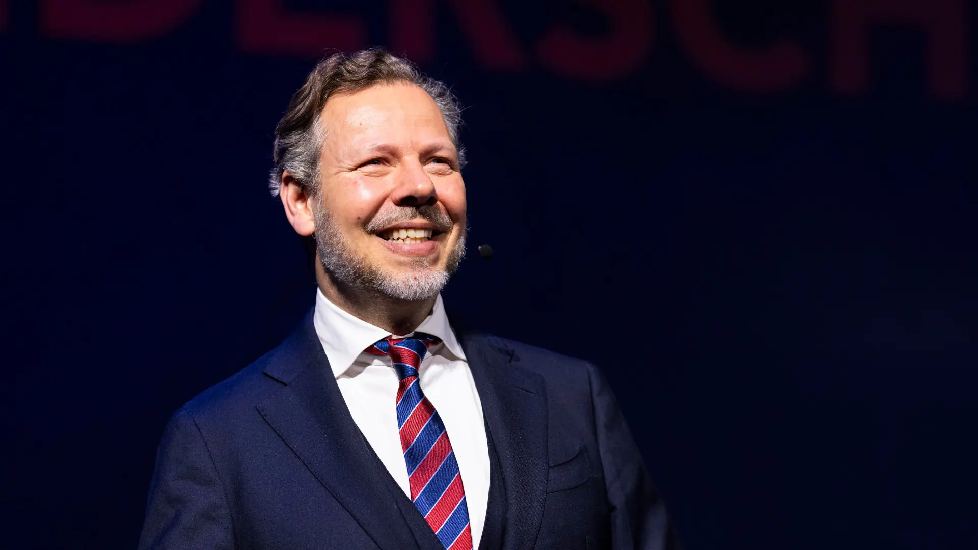 Ben Tiggelaar - <p class="PDq2pG_selectionAnchorContainer" data-start="1937" data-end="2088">Gedragswetenschapper en leiderschapsexpert maakt onderzoek praktisch en helpt organisaties om gewenst gedrag doelgericht te versterken op de werkvloer.</p>