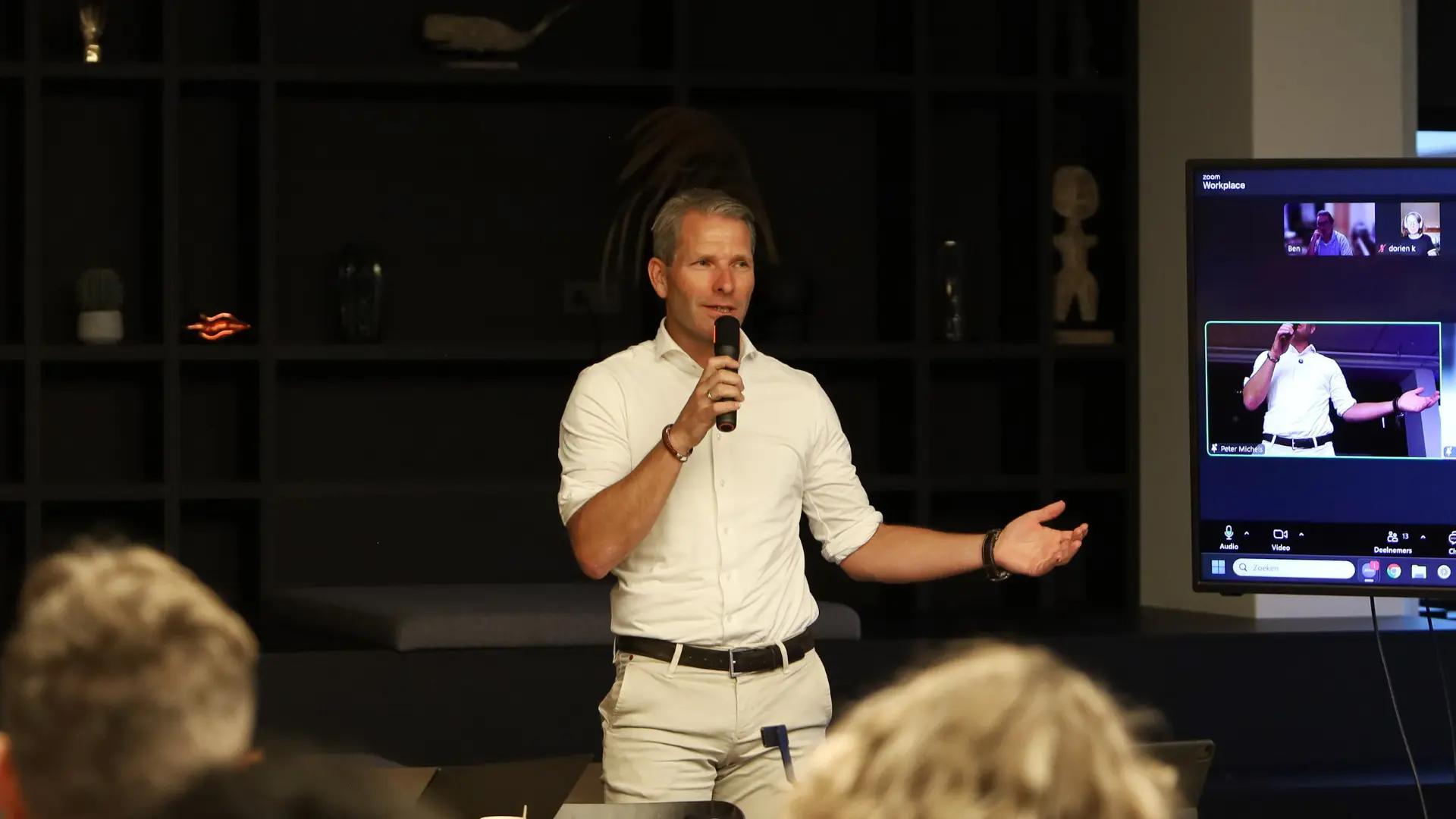 Peter Michels - <p>Ondernemer, mentor en leiderschapsexpert inspireert organisaties met praktische inzichten over bewust ondernemen, mindset en duurzame groei.</p>