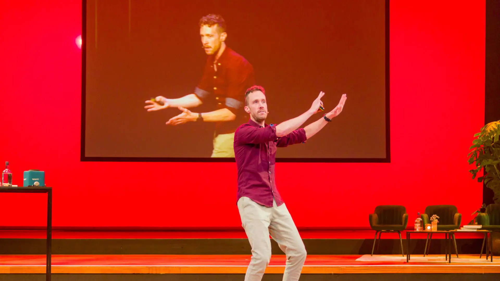 Peter Joosten - <p>Futurist, AI en innovatie-expert die laat zien welke technologische trends ertoe doen en hoe je ze benut met praktische strategieën, voor bedrijven en organisaties</p>