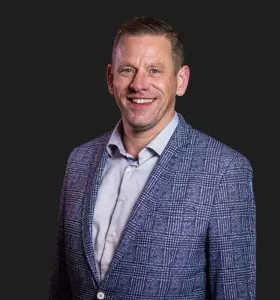 Ronald van der Molen - Coach, organisatieontwikkelaar en specialist in natuurlijk leiderschap die laat zien hoe teams meer energie, creativiteit en wendbaarheid bereiken.