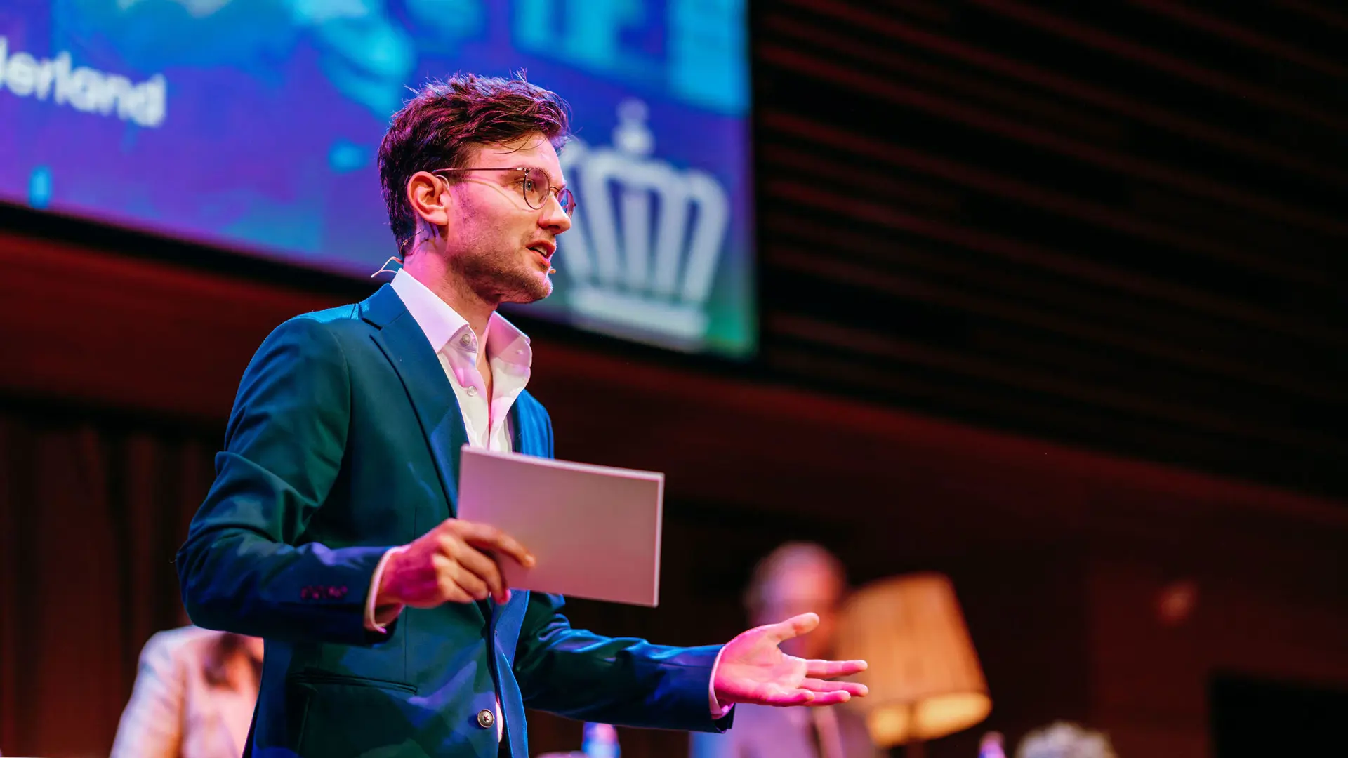 Kees Dorresteijn - <p data-start="264" data-end="442">Ervaren dagvoorzitter en journalist die elk evenement versterkt met scherpe vragen, creativiteit en een ontspannen, energieke sfeer.</p>