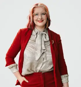 Iris Blue - Phoenix People. Ze laat zorgprofessionals, beleidsmakers en event organisaties zien hoe kwetsbaarheid de sleutel wordt tot echte veerkracht.