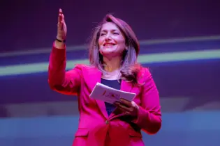 Elif Borucu-Çalinalti: dagvoorzitter die gesprekken verdiept en verbindt