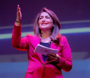 Elif Borucu-Çalinalti: dagvoorzitter die gesprekken verdiept en verbindt