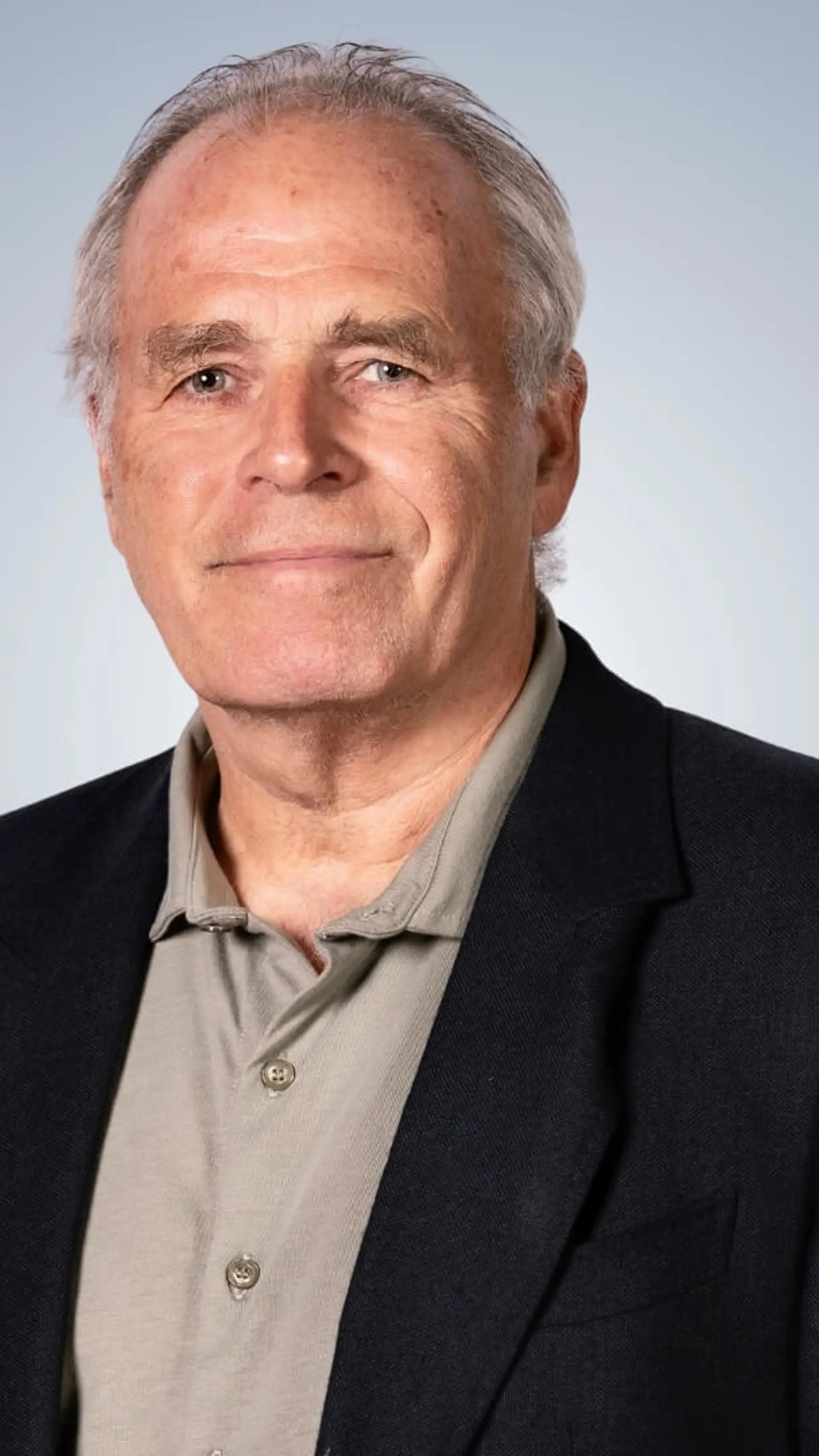 Gerard Dielessen - <p>Ervaren schrijver, adviseur en toezichthouder die leiders ondersteunt met inzichten uit media en sport en inspireert met lessen over groei en integriteit.</p>