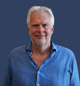 Robert van der Zwart - AI-expert en ondernemer die organisaties helpt technologie begrijpelijk te maken en teams richting geeft in een snel veranderend digitaal landschap.