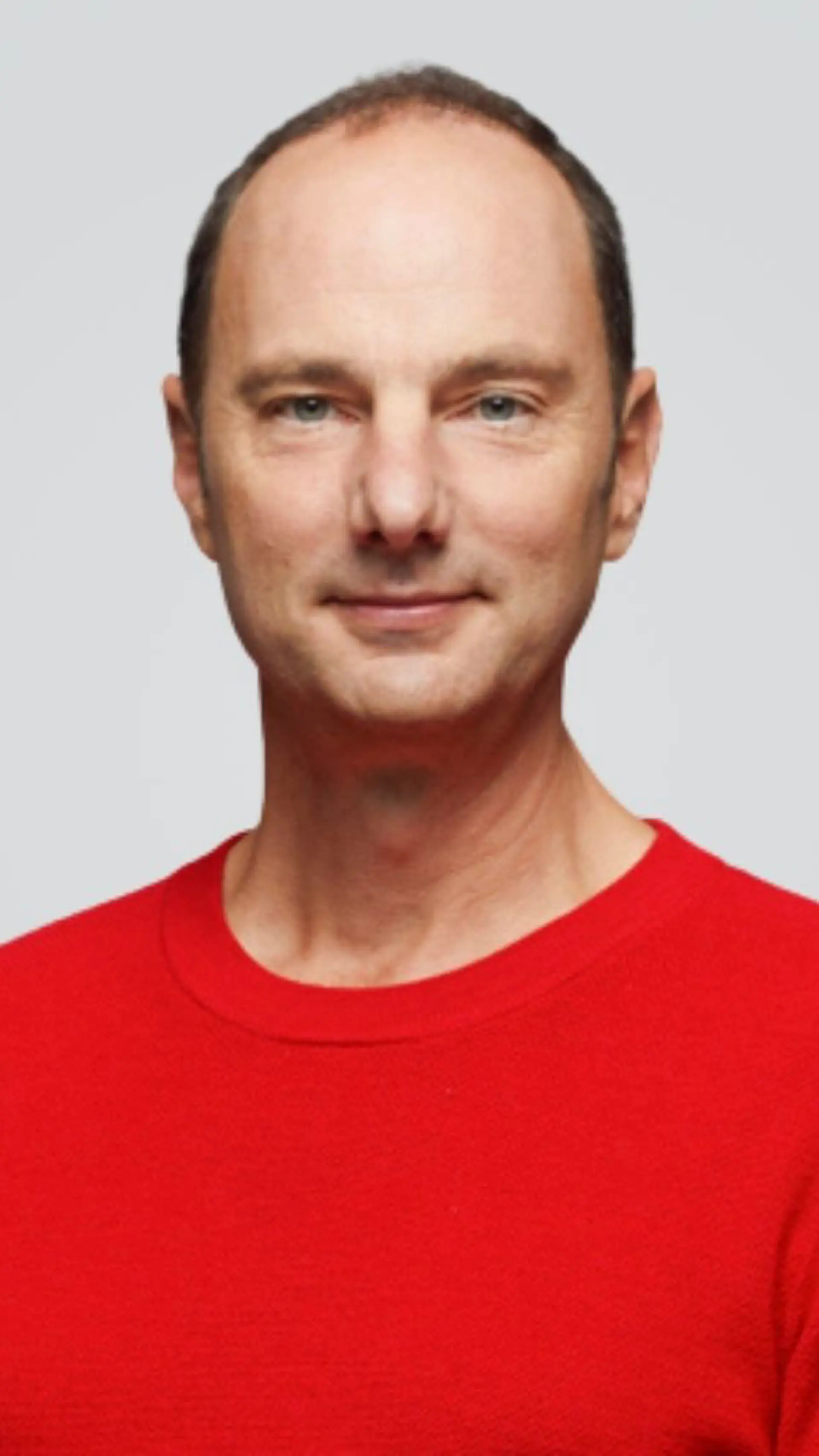 Thomas van Luyn - <p>Cabaretier, schrijver en dagvoorzitter met messcherpe humor en wetenschappelijke diepgang over stress, focus en werkgeluk.</p>