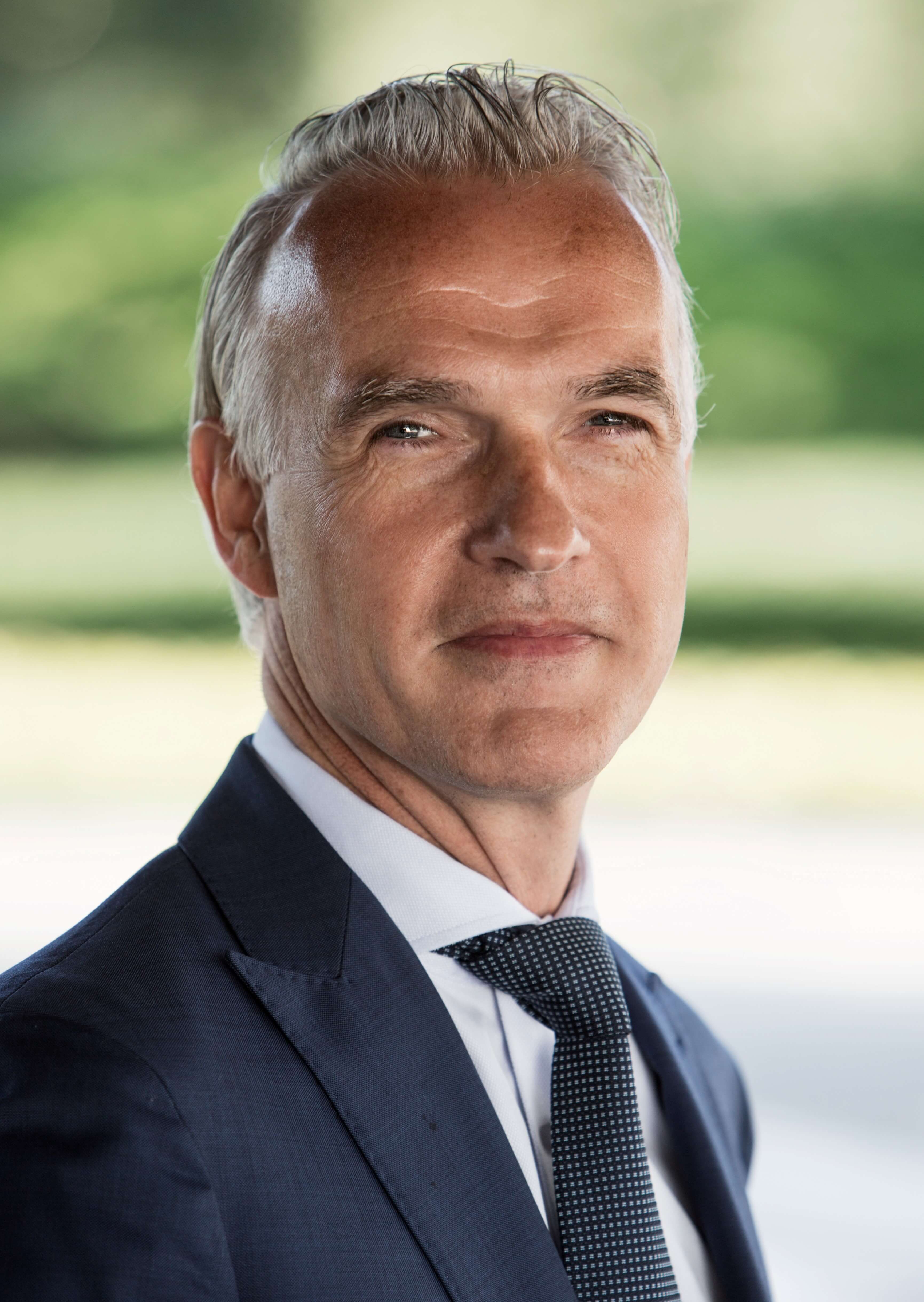 Barry ter Voert - <p data-path-to-node="10">Voormalig airline executive en commercieel strateeg met dertig jaar internationale ervaring in winstoptimalisatie, klantbeleving en complexe samenwerkingen.</p>