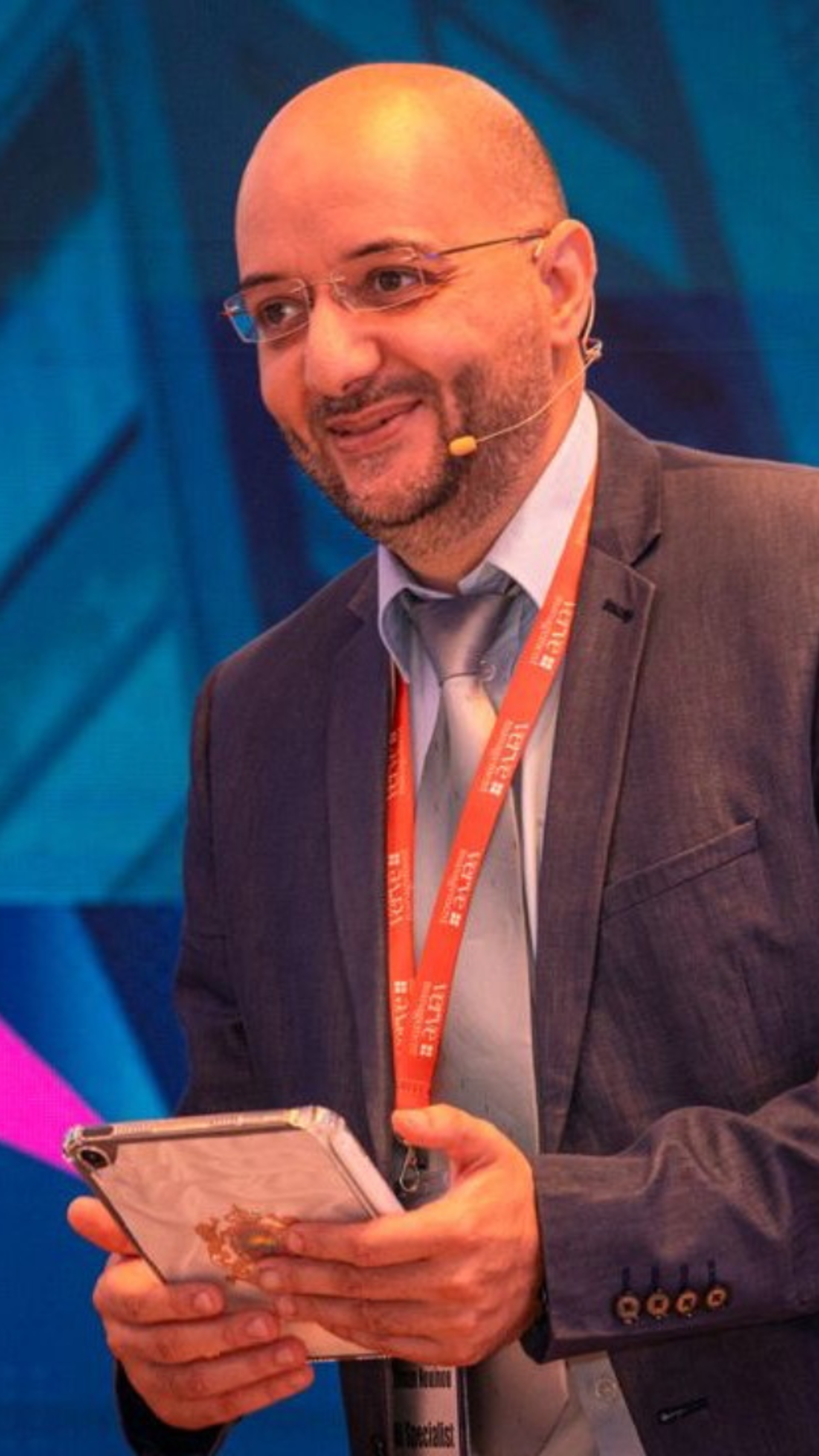 Otman Nouinou - <p>AI-ondernemer en universitair docent die technologie, psychologie en leiderschap samenbrengt in strategieën die mensen en organisaties versterken.</p>