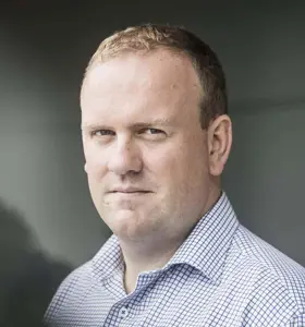 Steven van Belleghem - Marketingexpert en communicatievisionair die organisaties meeneemt in de wereld van digitalisering en klantgerichtheid en inspireert met toepasbare inzichten.