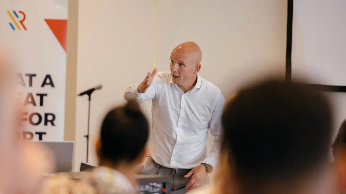 Van controle naar verbinding: Jan van Halst over verbindend leiderschap