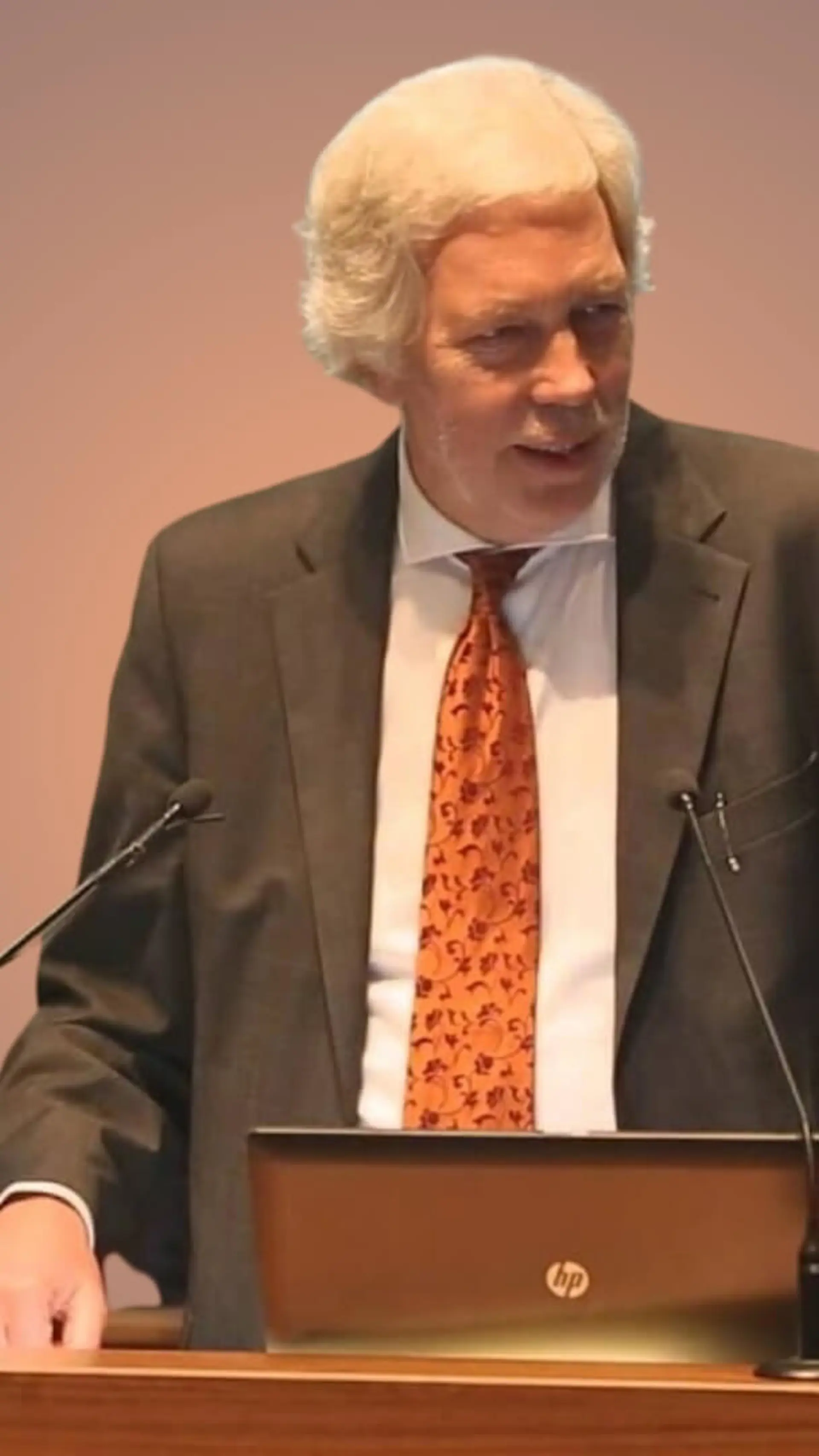 Frans Boekema - <p>Expert in economische ontwikkeling van gemeenten en regio’s, met uitgebreide ervaring in strategisch beleid en duurzame groei.</p>