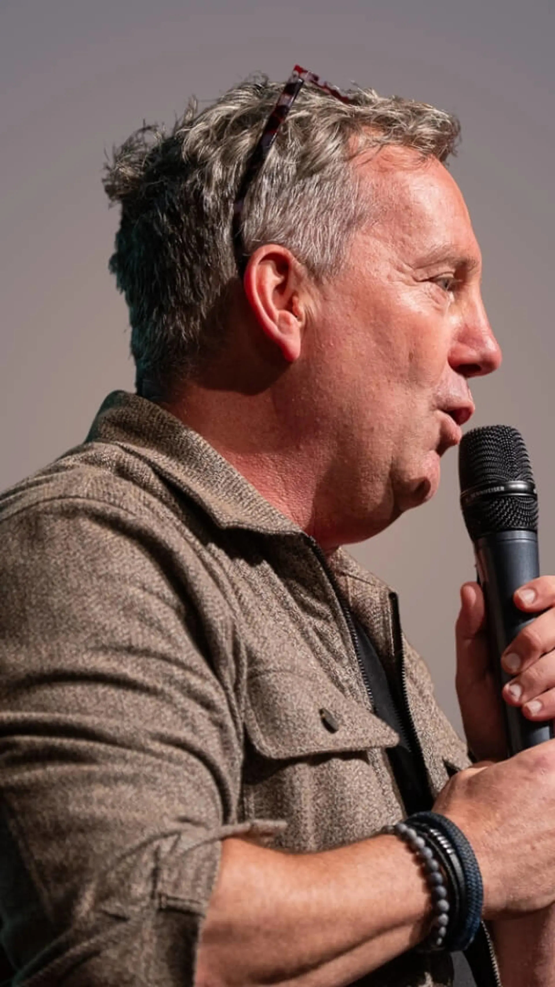 Maurice Graef - <p data-start="2114" data-end="2347">Voormalig topspits en presentator inspireert teams met sportieve inzichten over samenwerking, leiderschap en mentale kracht in elke organisatie.</p>