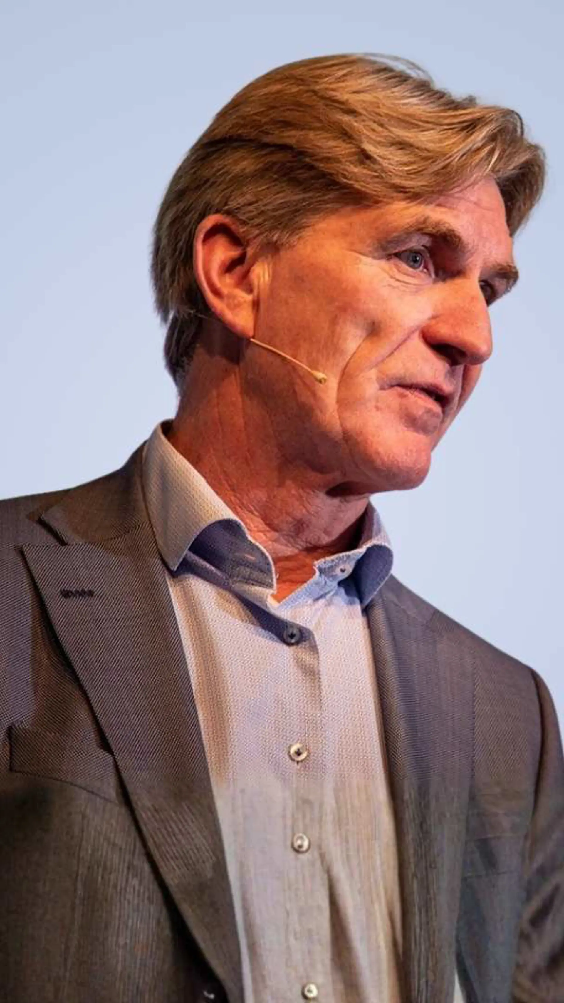 Bob de Wit - <p data-start="1725" data-end="1860">Emeritus hoogleraar, strateeg en toekomstdenker die AI, ASI, klantbehoefte en menselijke intelligentie vertaalt naar nieuw leiderschap.</p>