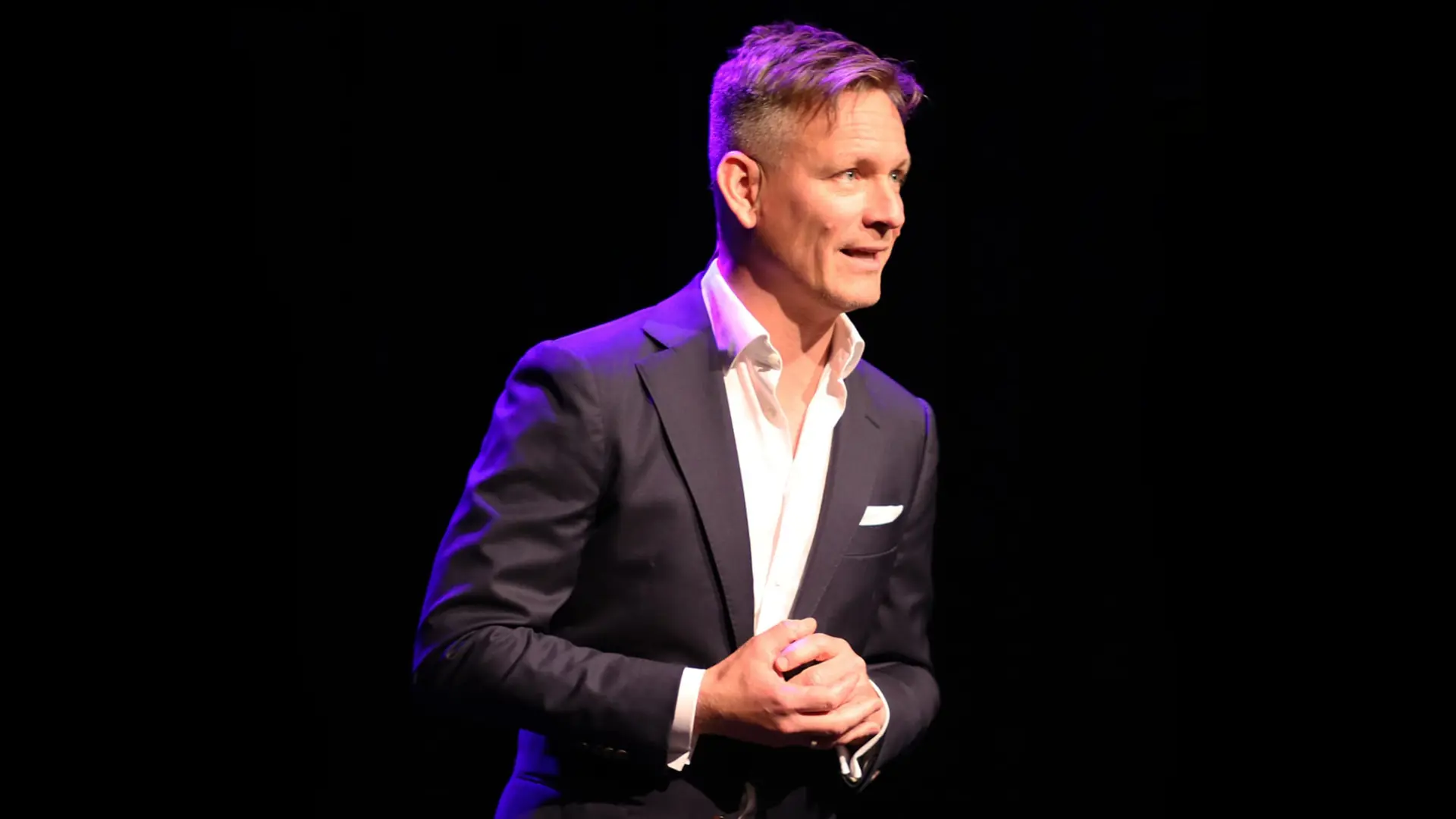 Arno Folkerts - <p>Ervaren verandermanagement-expert die je organisatie met humor, authenticiteit en diepgaande inzichten begeleidt naar duurzame groei en succes.</p>
