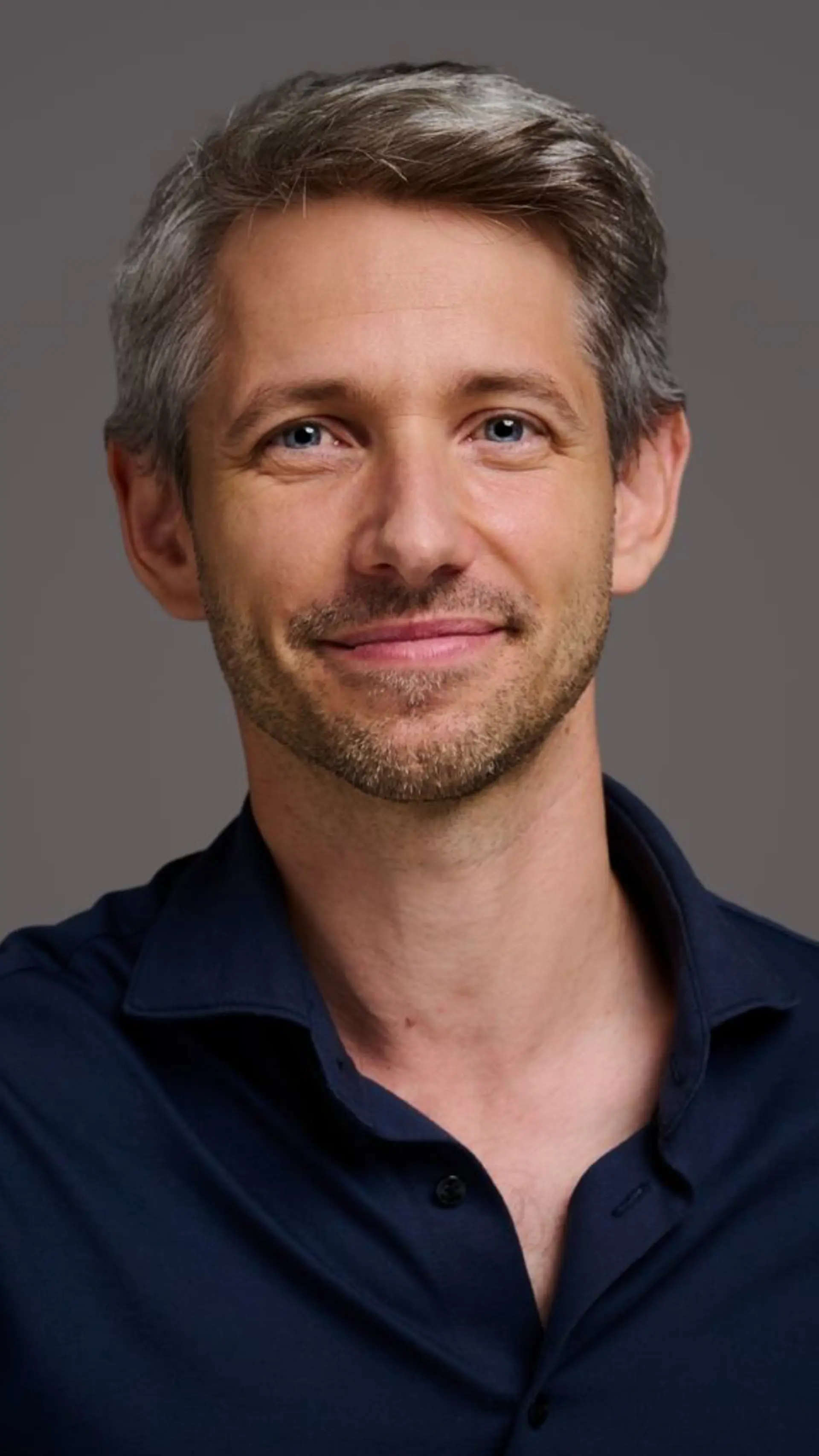 Wouter de Jong - Professioneel spreker en trainer. Voormalig jurist en acteur. Zorgt voor meer plezier, autonomie en effectiviteit via simpele denkwijzen en technieken. 