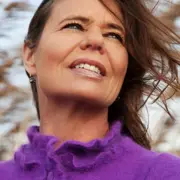 Bernice Notenboom - <p data-start="1059" data-end="1217">Poolreiziger, klimaatjournalist en filmmaker die laat zien hoe mentale veerkracht, focus en besluitvaardigheid ontstaan wanneer omstandigheden extreem worden.</p>