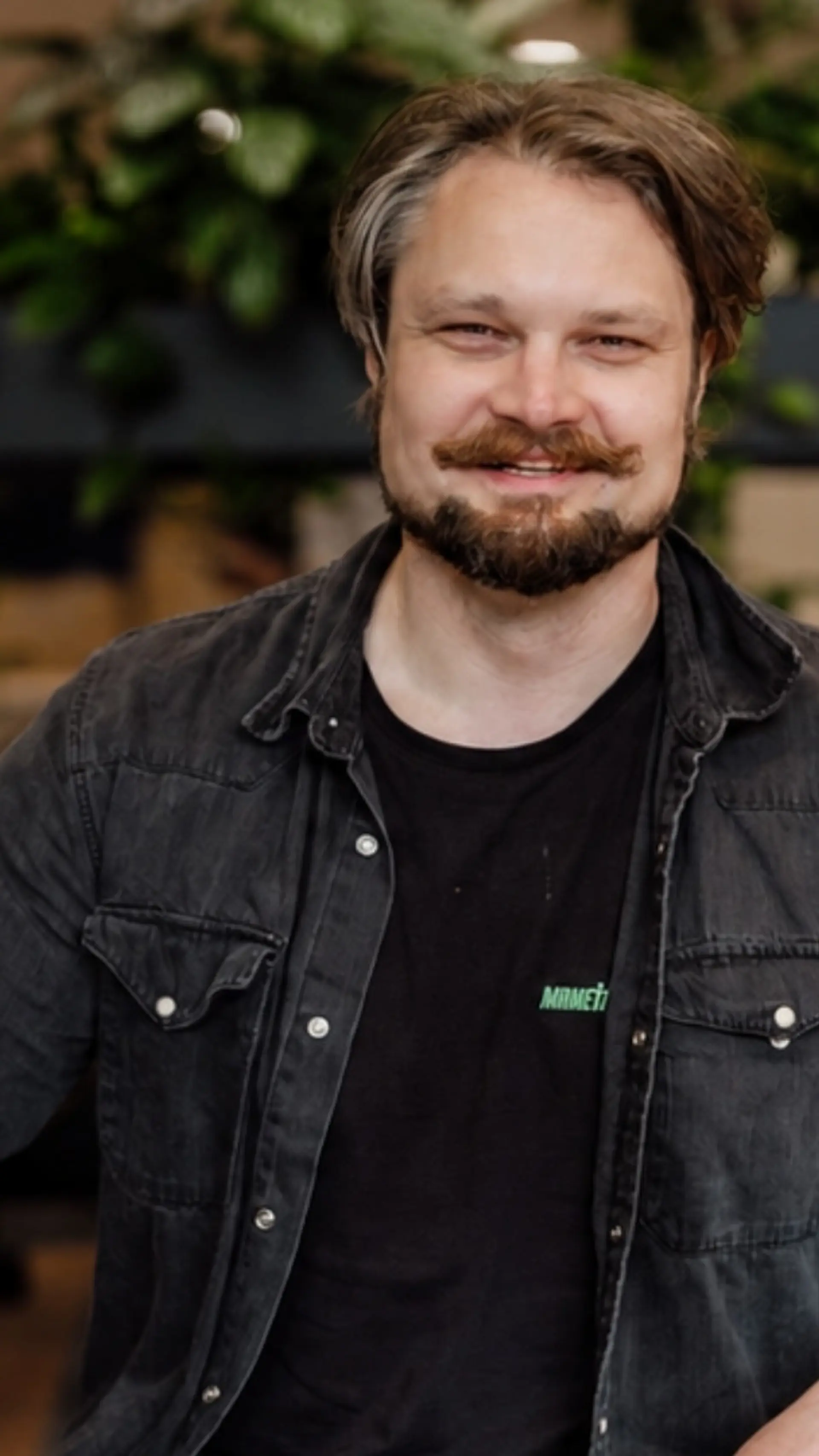 Aragorn Meulendijks - <p>Future Historian, AI onderzoeker en futurist die organisaties inzicht geeft in exponentiële technologie en de impact daarvan op mens, werk en economie.</p>
