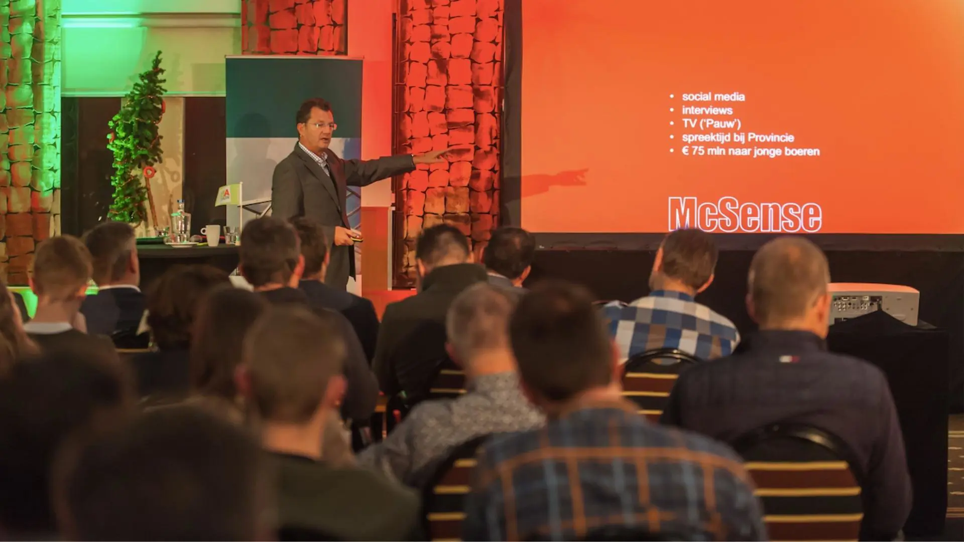 René Savelberg - <p data-start="2265" data-end="2424">Ondernemer, business accelerator en managementdenker die organisaties wakker schudt met scherpe inzichten over groei, focus en toekomstbestendige slagkracht.</p>