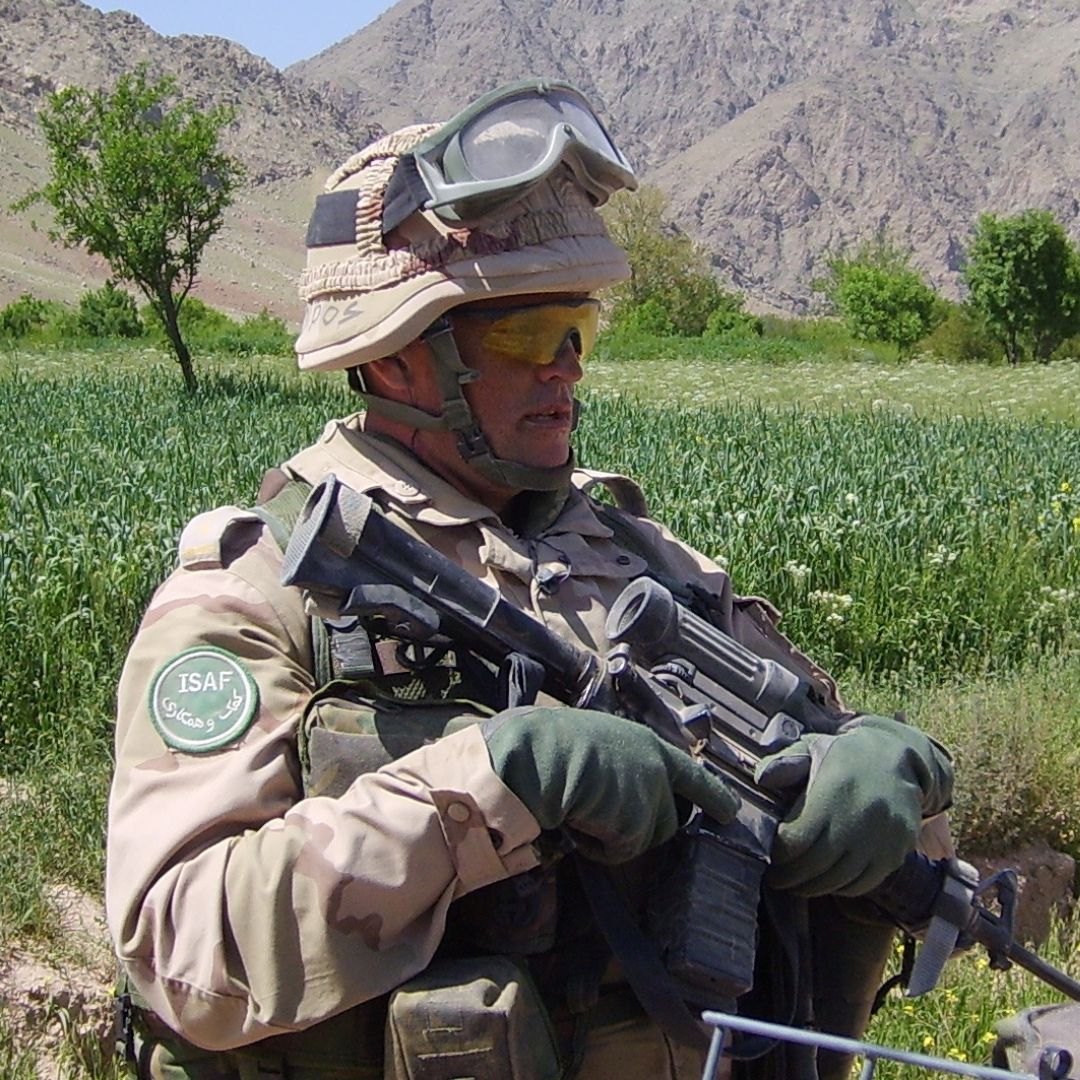 Rob Querido - <p data-start="2103" data-end="2331">Officier, strateeg en crisisexpert met 40 jaar ervaring die leiders inspireert met inzichten uit complexe operaties en tools voor krachtige besluitvorming.</p>