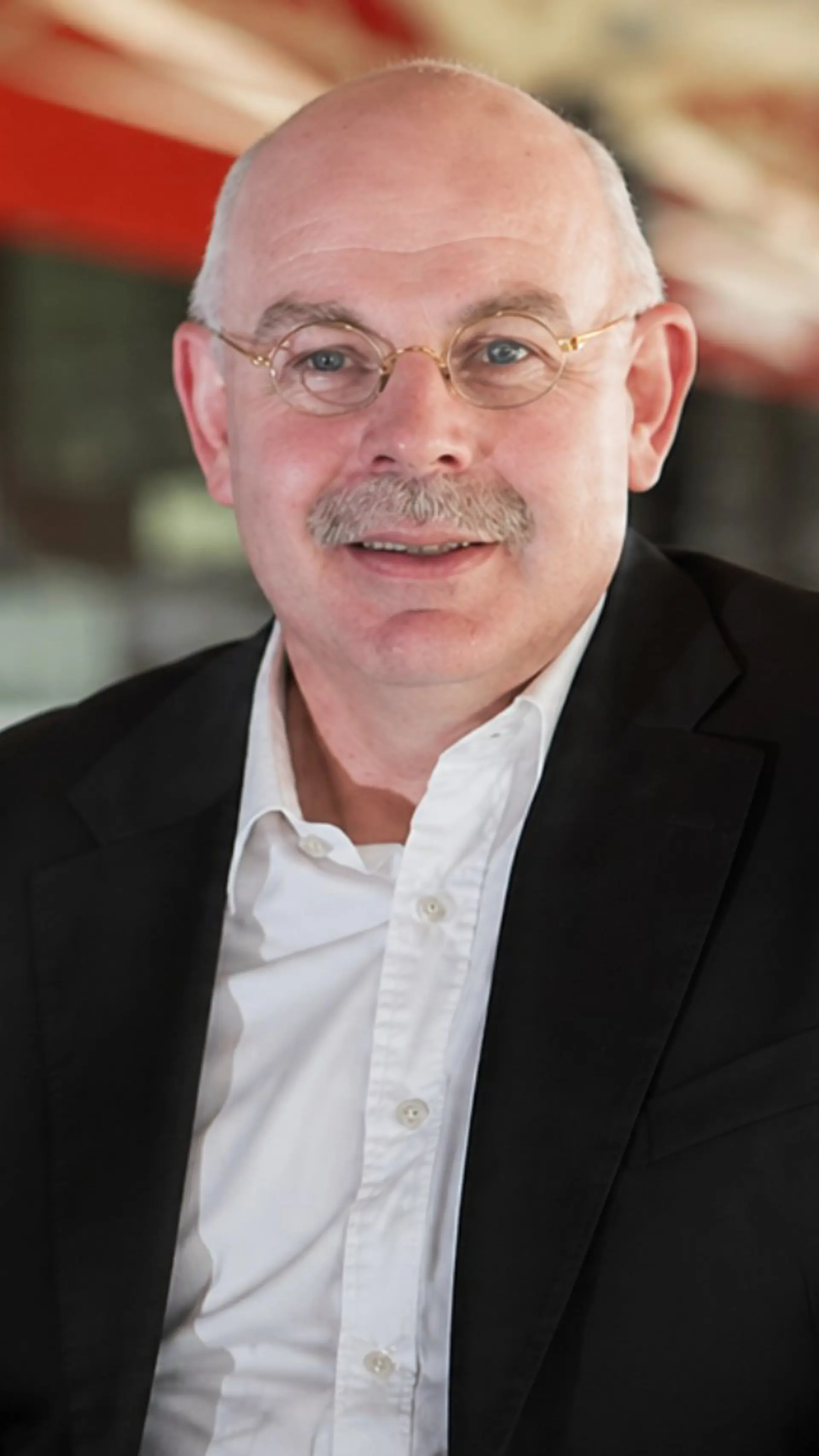 Toon Gerbrands - <p>Bestsellerauteur en voormalig algemeen directeur van AZ en PSV en coach die inzichten uit topsport vertaalt naar leiderschap en groei.</p>
