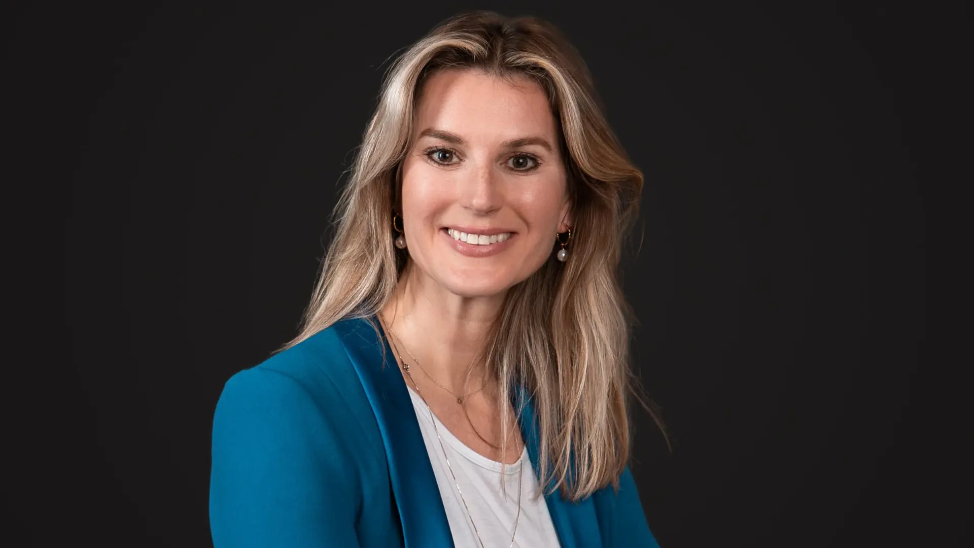 Angelique de Vogel - <p>Veranderingsmanager, directeur en auteur. Ze inspireert met verhalen over leiderschap en transformatie die tot echte verandering aanzetten.</p>