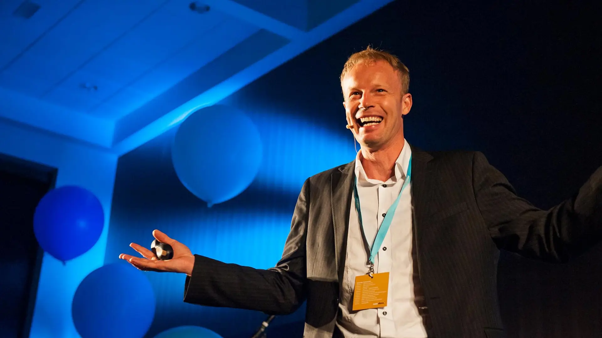 Paul Smit - <p>Cabaretier, auteur, ervaren spreker. Lezingen met een unieke combinatie van humor en inhoud over effectieve organisatieverandering. Kickstart positieve verandering.</p>