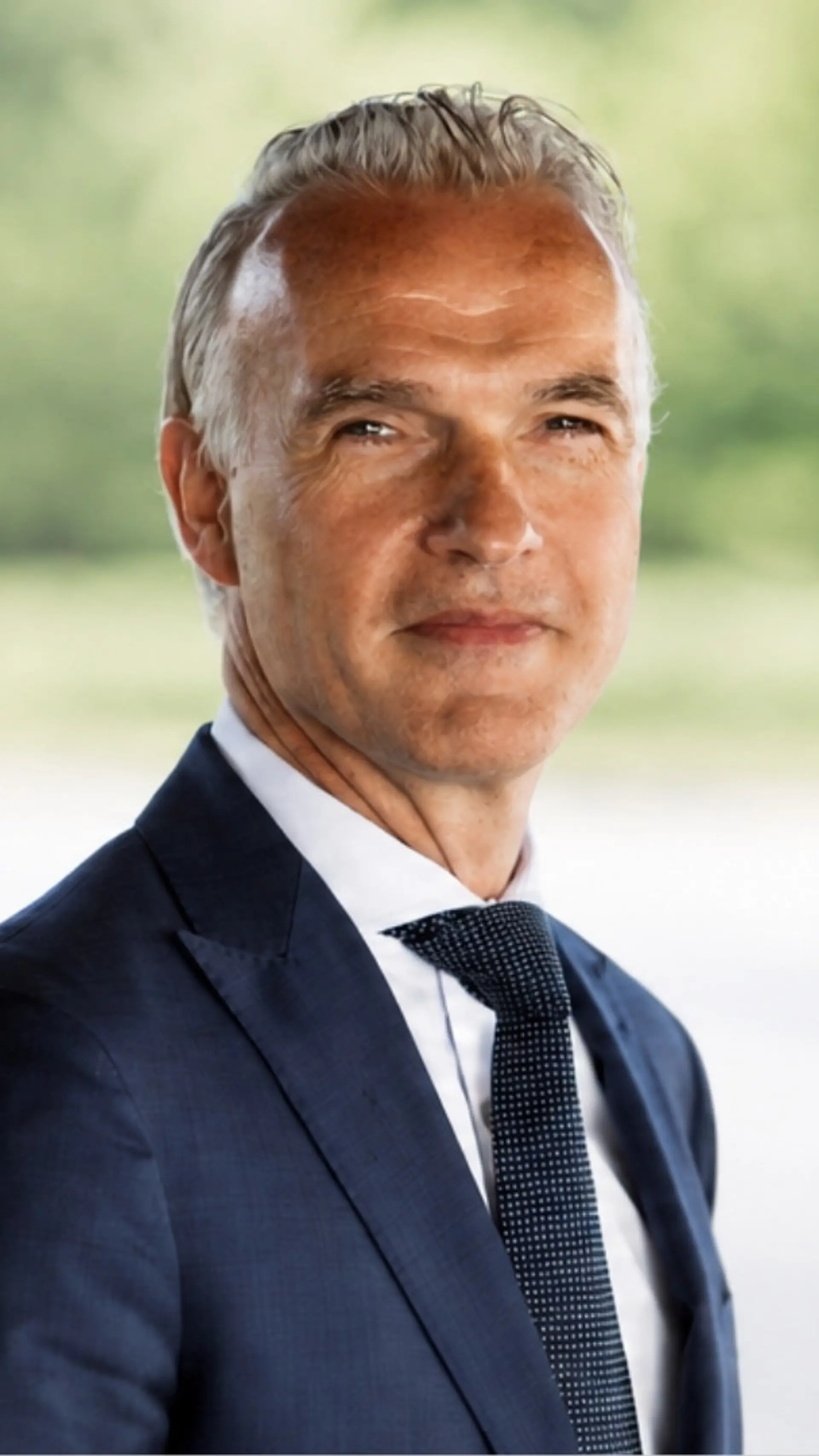 Barry ter Voert - <p>Voormalig topbestuurder in de luchtvaart deelt praktijklessen over commerciële strategie, pricing en klantbeleving voor duurzame groei.</p>