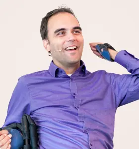 Jaap Bressers - Cabaretier, inspirator en specialist in kleine acties die grote impact geven, met verhalen die energie, perspectief en motivatie samenbrengen.