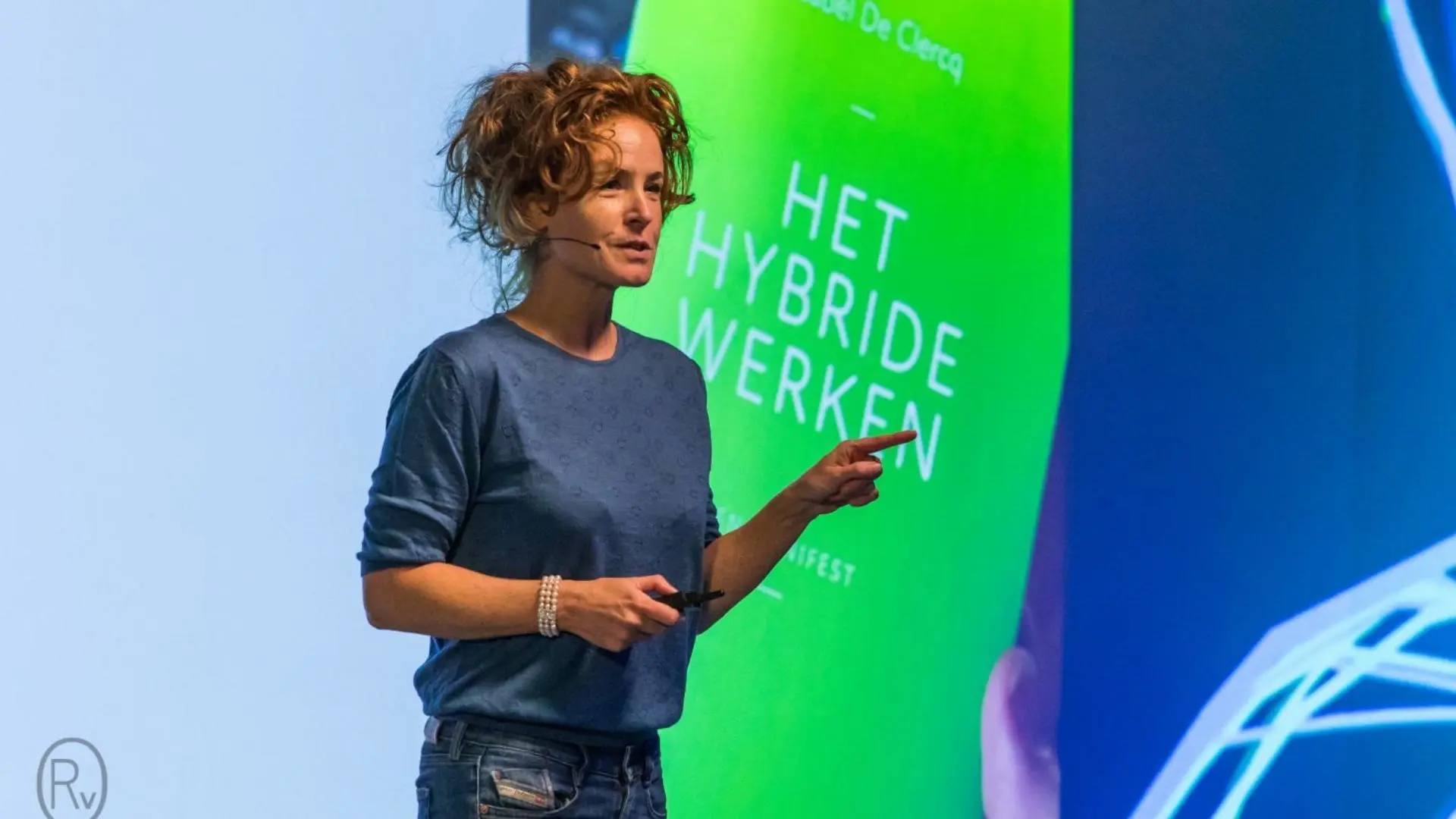 Isabel De Clercq - <p data-start="2021" data-end="2167">Arbeidsmarktexpert, auteur en toekomstdenker die organisaties helpt om duurzame samenwerking, focus en waardecreatie opnieuw centraal te zetten.</p>