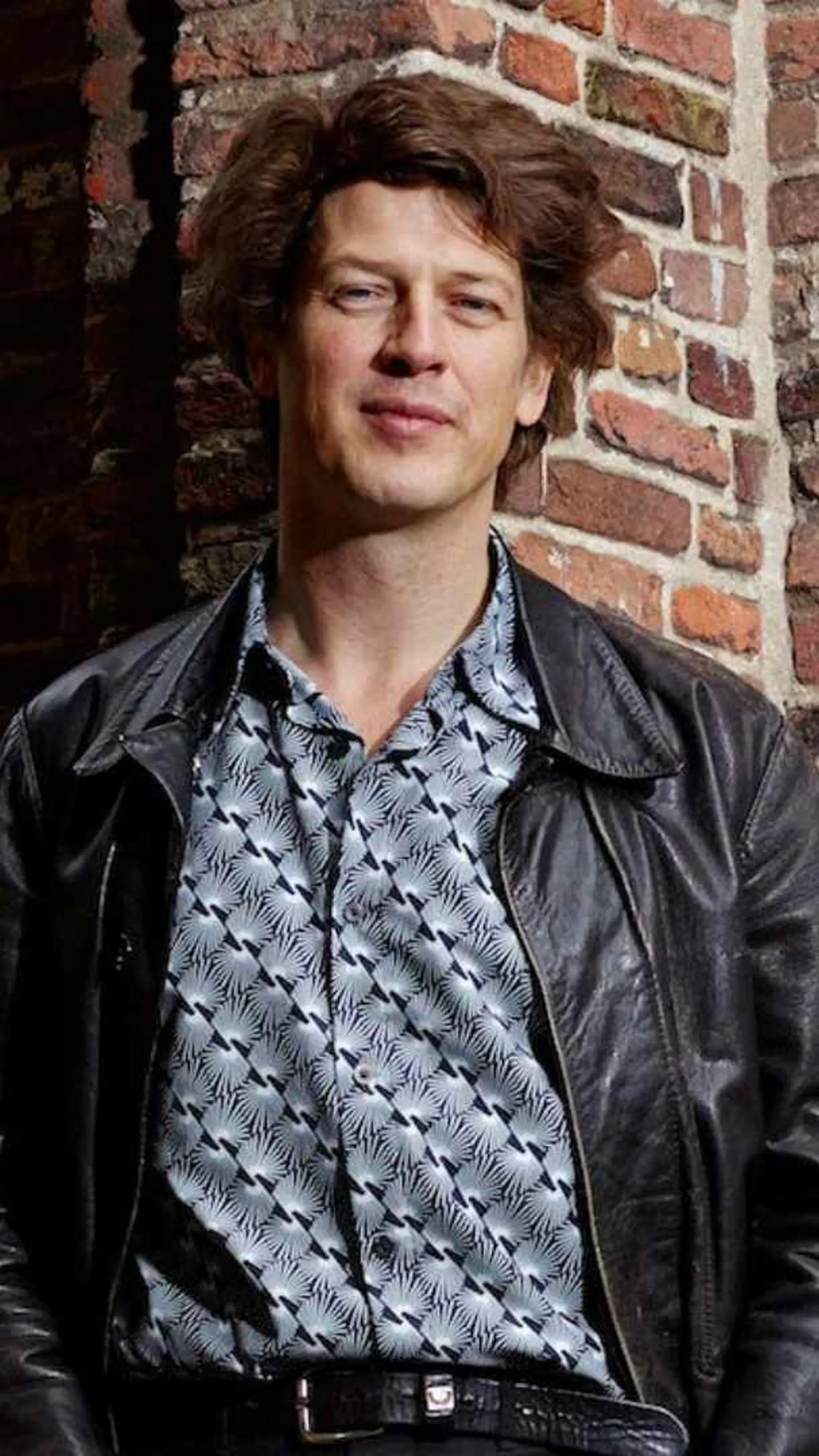 Ad Verbrugge - <p>Filosoof, schrijver, en denker die organisaties helpt met heldere inzichten in onderwijs verbetering cultuur en maatschappelijke verandering.</p>