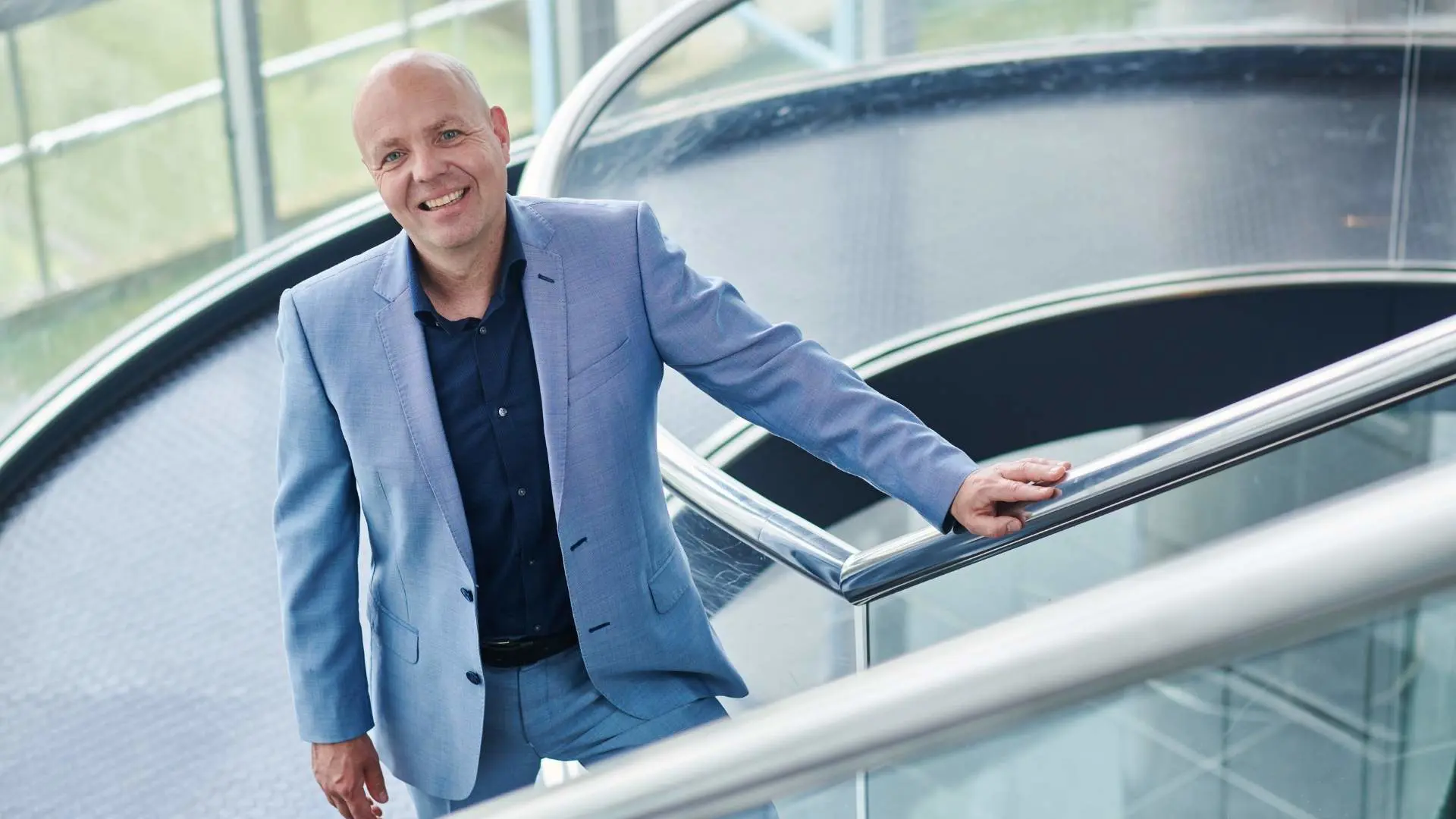 Marc Volleman - <p>Dagvoorzitter, presentator en sprekerscoach die met inhoudelijke scherpte, natuurlijke humor en sterke podiumregie elk programma soepel laat landen.</p>