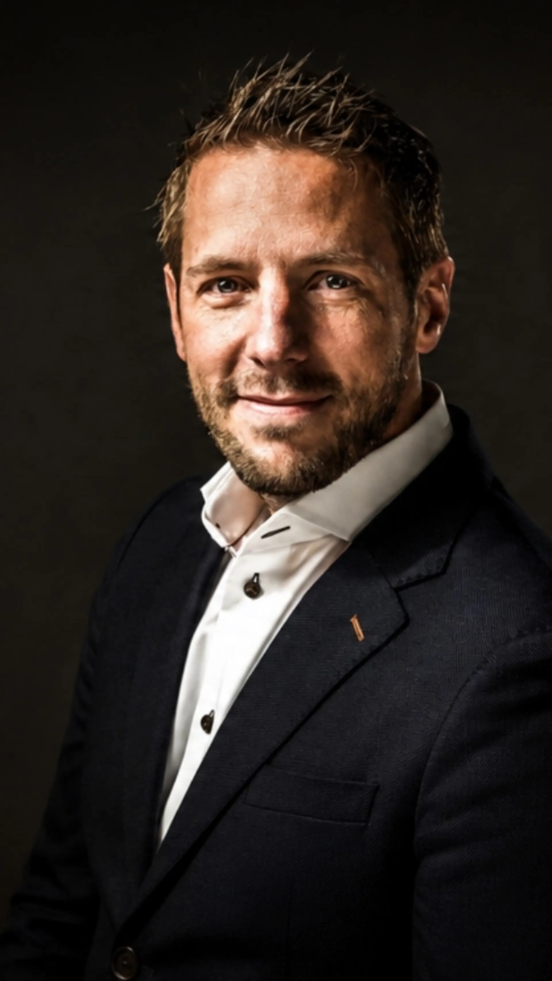 Christian Kromme - <p>Futurist en AI onderzoeker vertaalt exponentiële technologie naar mensgericht leiderschap en laat zien waar menselijke kracht het verschil maakt.</p>