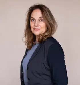 Margreet Spijker - Journalist, presentatietrainer en dagvoorzitter die gesprekken verdiept, deelnemers verbindt en complexe onderwerpen toegankelijk maakt met warmte en scherpte.